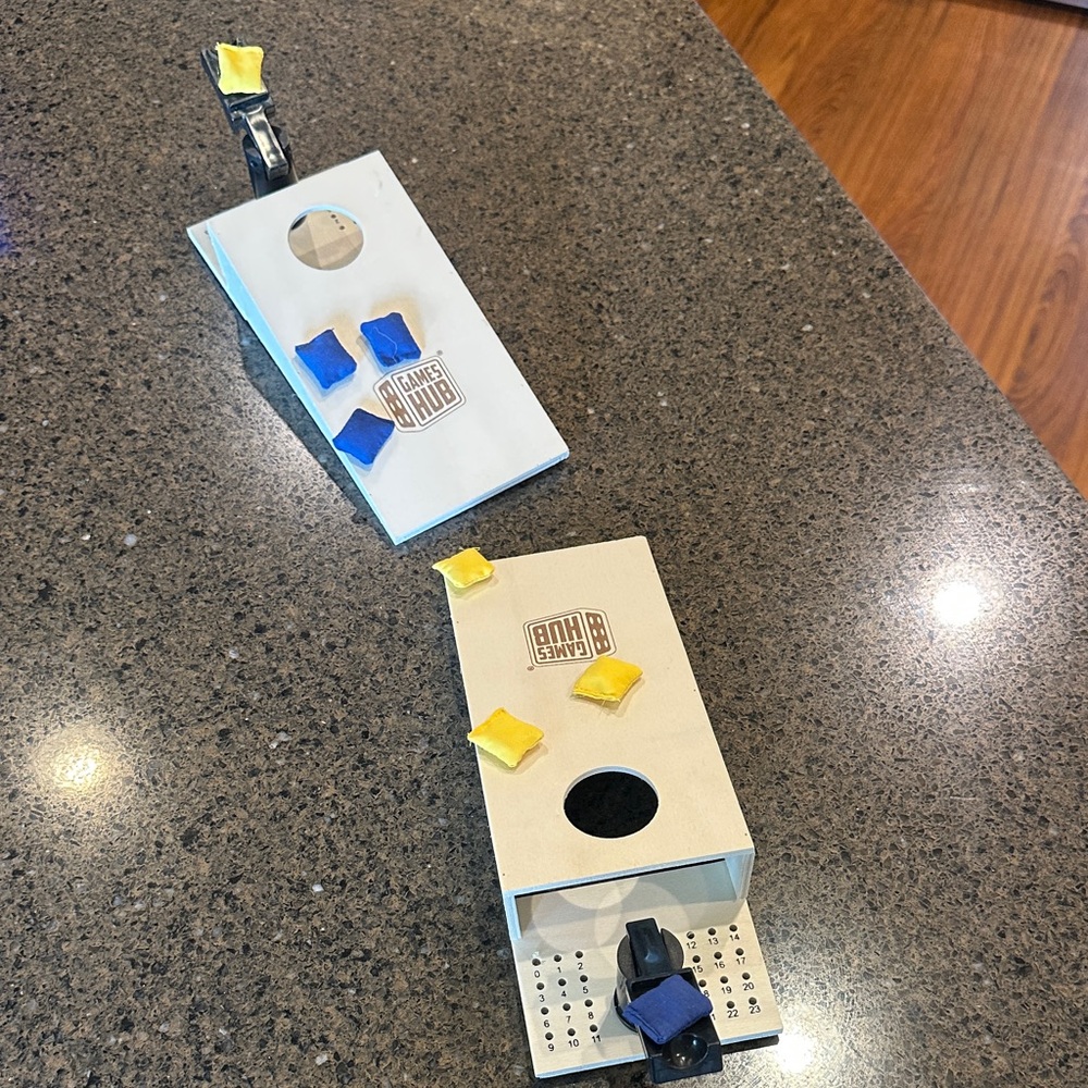 Mini‎ White and Blue Cornhole Set